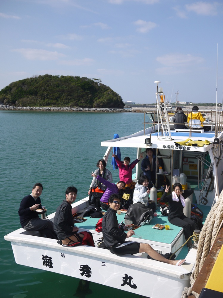 船上でランチ