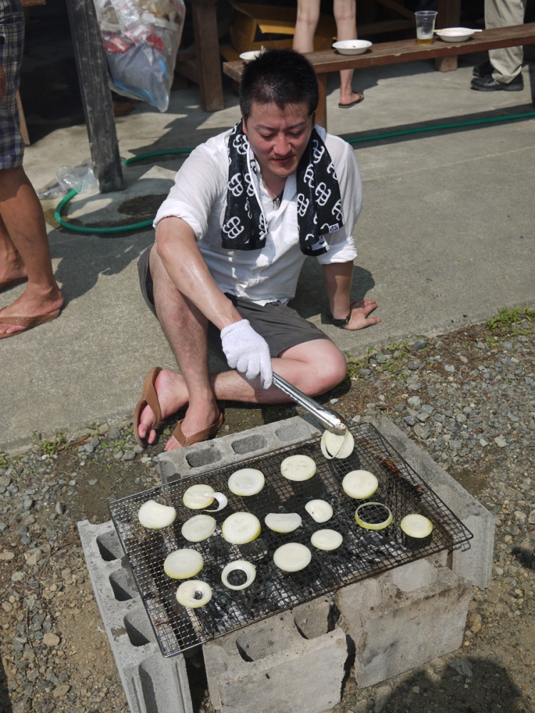 野菜嫌いが玉ネギ焼くとただの悪態・・・