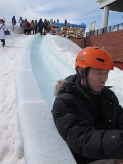 氷の滑り台