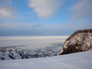 ウトロ崎灯台と