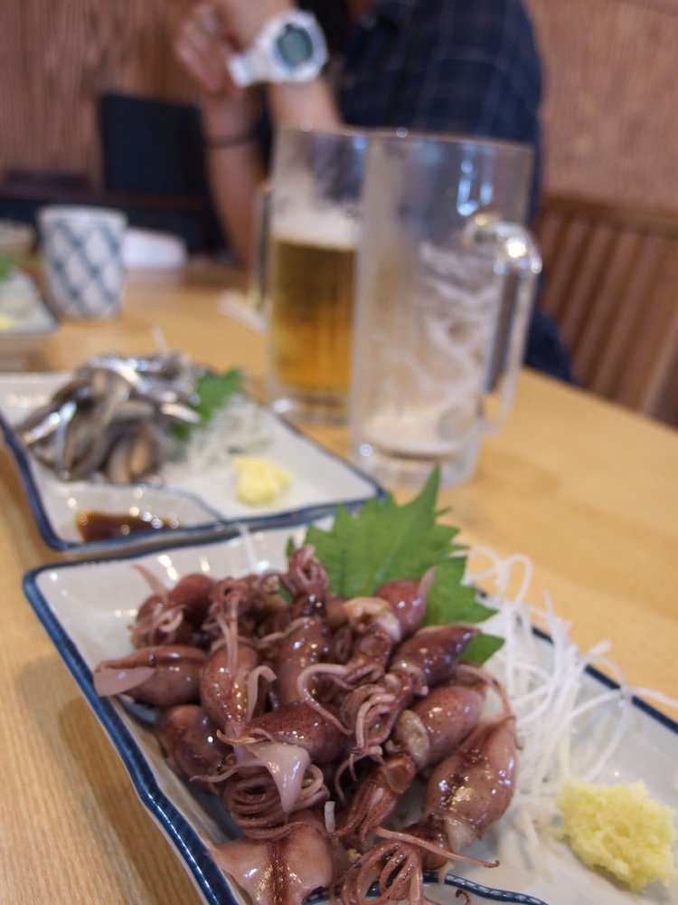 ホタルイカ美味この上なし。イワシの刺し身もうまかった