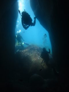 安良里の洞窟