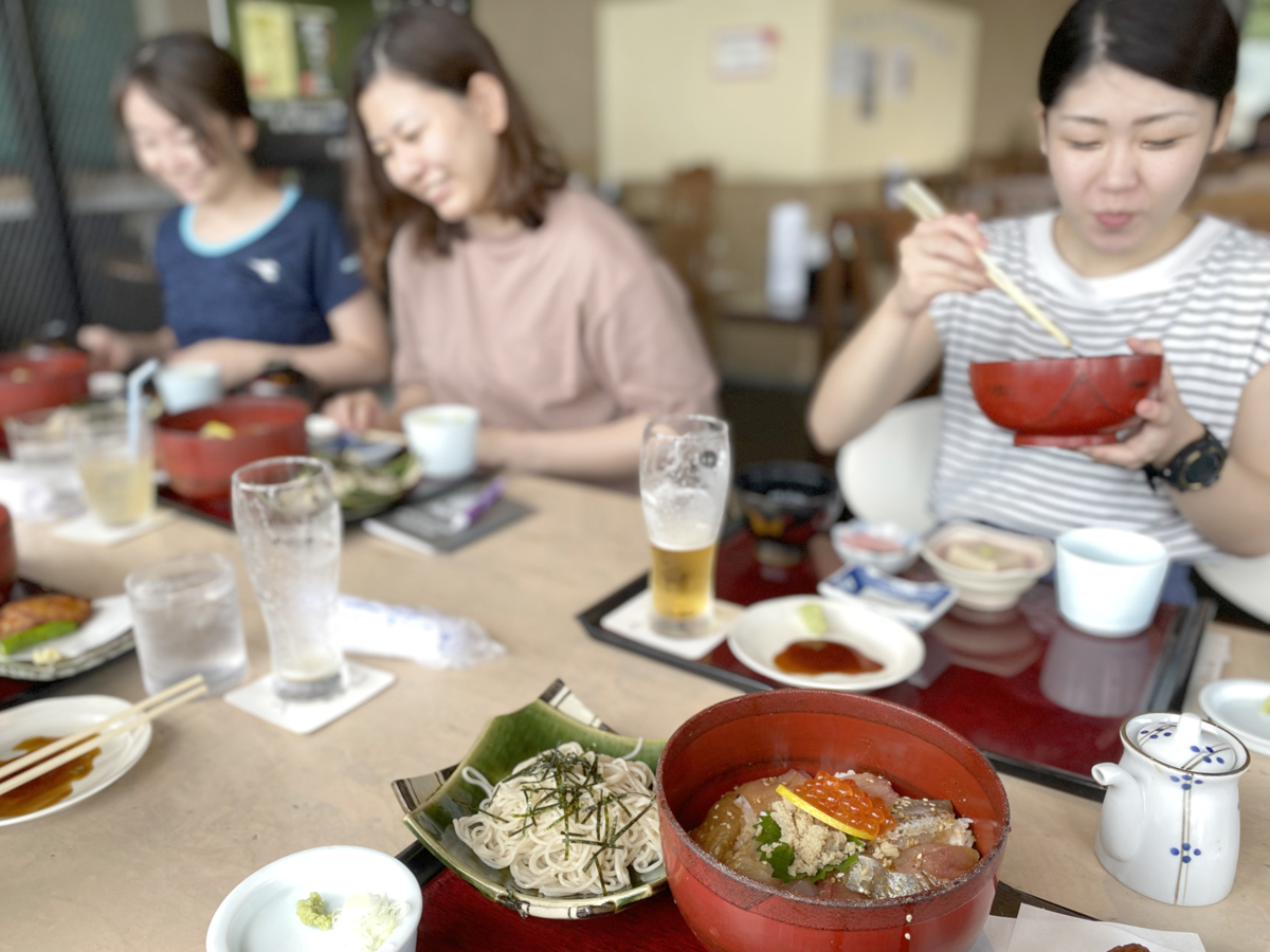 女子は美味いもんですぐ上機嫌