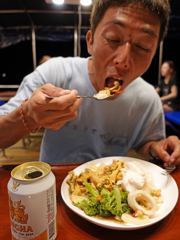 クルーズ食事＠タイダイビングツアー