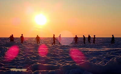 流氷と夕陽＠知床流氷ダイビングツアー