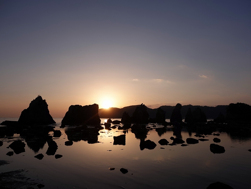 橋杭岩と日の出@和歌山(串本・須江)ダイビングツアー