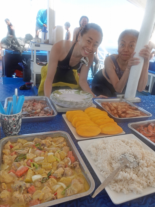 船上ビュッフェ＠東京発マラパスクアダイビングツアー