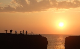期間限定メガネ岩と夕陽＠三宅島ダイビングツアー
